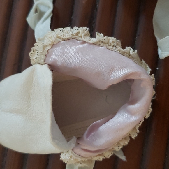 shoes - Picture 5 of 8